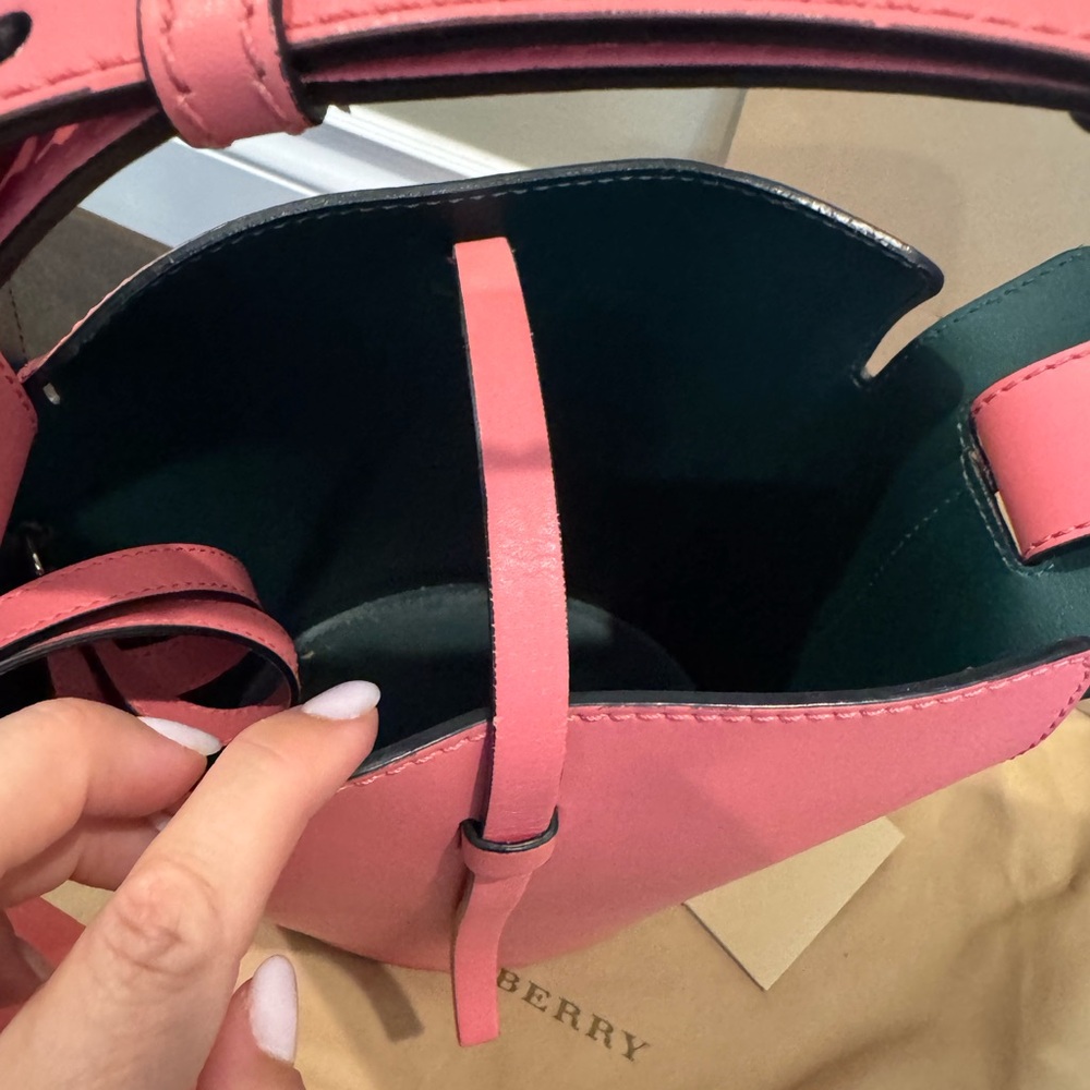 Burberry small leather bucket bag - Picture 16 of 16